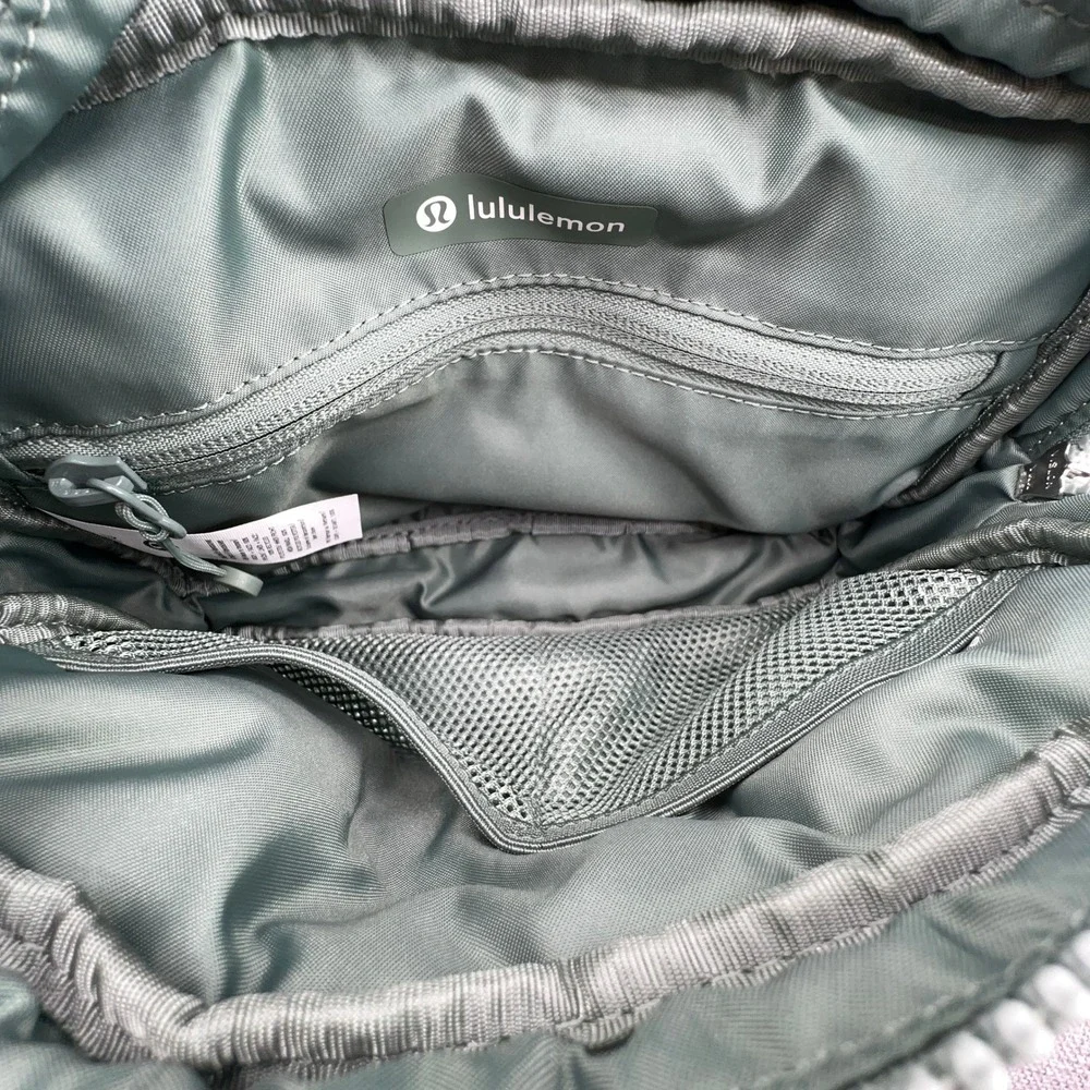 Lululemon Everywhere Belt Bag Green Quilted Puffer Crossbody Travel Running